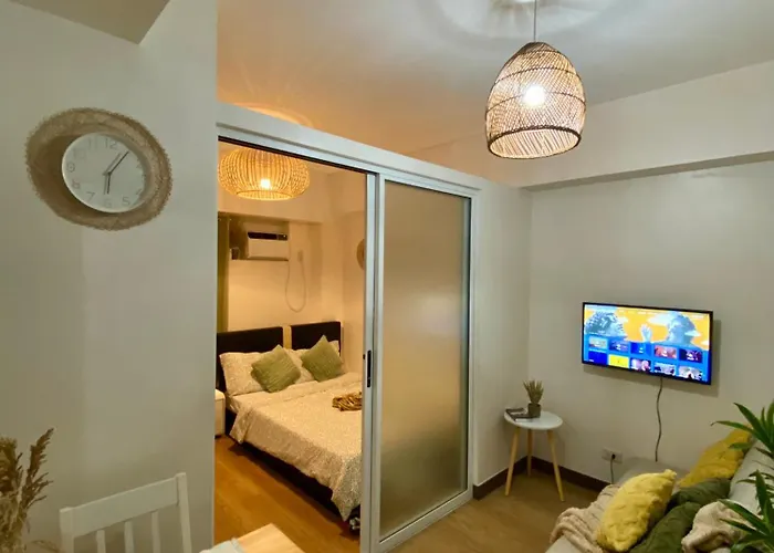 Den And Then View, Karaoke, Private Balcony Apartment *