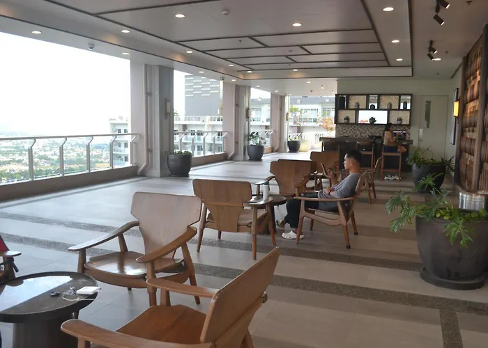Apartment Den And Then View, Karaoke, Private Balcony *