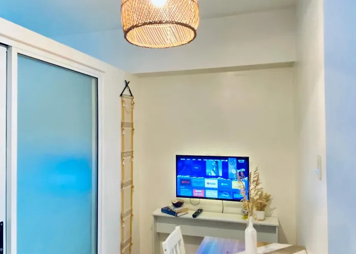 Apartment Den And Then View, Karaoke, Private Balcony *