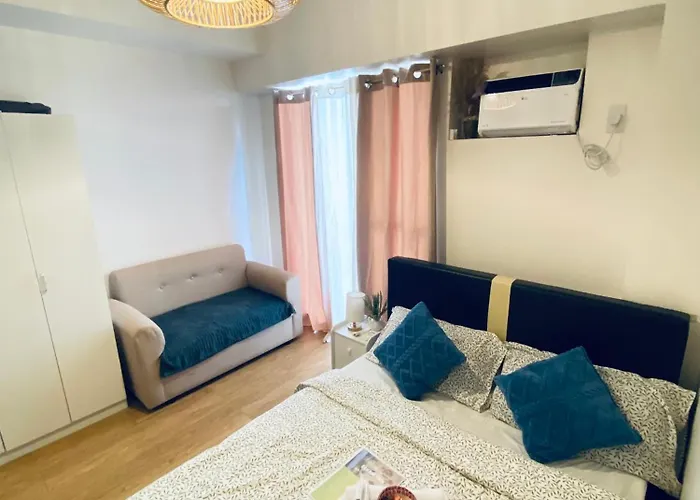 Apartment Den And Then View, Karaoke, Private Balcony Manila